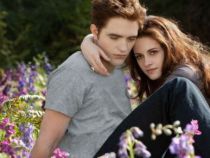 Kristen Stewart s-a despartit de iubitul ei, actorul Robert Pattinson. In ce ipostaza a fost surprinsa de paparazzi