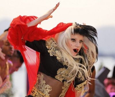 Lady Gaga a socat si la Cannes! Cu ce tinuta i-a facut praf pe francezi la festivalul de film! Lady Gaga a socat si la Cannes! Cu ce tinuta i-a facut praf pe francezi la festivalul de film!