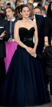 
	Cannes 2012: Marion Cotillard, stralucitoare pe covorul rosu in a doua zi a Festivalului
