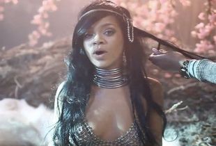 Rihanna uimeste cu noul clip. Vezi miscari care te incita si costume care dezvaluie aproape TOT. VIDEO