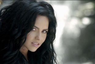 Uite noul clip Inna -  Caliente ! Vezi ce piesa vrea sa promoveze in vara asta! VIDEO