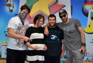 Cristina (ex Impact) a spus la Alarma ProFM ca pe unul dintre gemeni il va chema Nicolas! Asculta LIVE noul single ABCD -  Final de razboi ! VIDEO