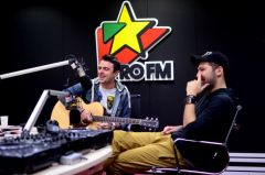 Trupa VUNK a cantat la Alarma ProFM varianta acustica a noului single  Asa, si?!  Vezi ce s-a intamplat dimineata la AlarmaProFM! VIDEO