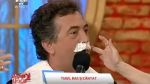 Măruţă îi rade mustaţa lui Petrică Mâţu Stoian