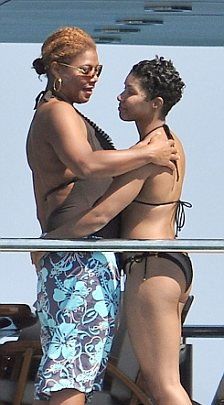 Alicia Keys si-a aratat burtica FOTO!