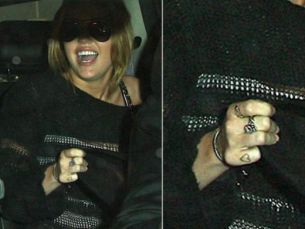 Miley Cyrus are un nou tatuaj!