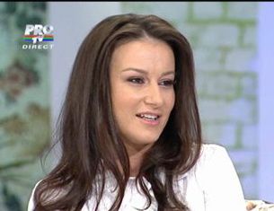 <b>Raluca Sandu</b>: &quot;L-am prins pe tatal copilului meu in pat cu alta femeie&quot; - raluca-sandu-l-am-prins-pe-tatal-copilului-meu-in-pat-cu-alta-femeie