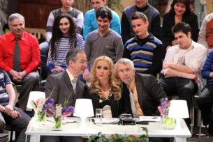 Mama lui Doru Antonesi de la 'Land of Jokes' a crezut ca show-ul 'Romanii au talent' este o continuare a rubricii 'Politicienii au talent' Mama lui Doru Antonesi de la 'Land of Jokes' a crezut ca show-ul 'Romanii au talent' este o continuare a rubricii 'Politicienii au talent'