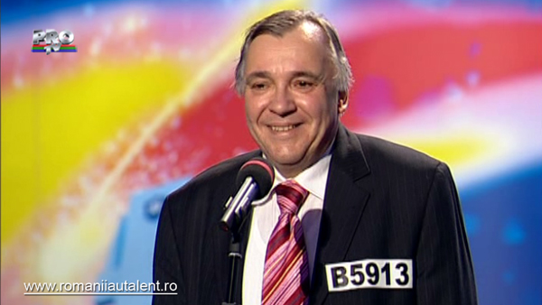 Şi avocaţii ştiu să cânte! Mihail Alexandru Cămărăscu a demonstrat că are o voce impresionantă (VIDEO Şi avocaţii ştiu să cânte! Mihail Alexandru Cămărăscu a demonstrat că are o voce impresionantă (VIDEO