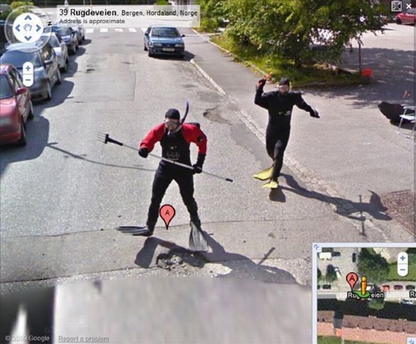 http://assets.sport.ro/assets/protv/2011/09/16/image_galleries/18795/ai-grija-ce-faci-google-maps-e-pe-urmele-tale-uite-cele-mai-penibile-imagini_20.jpg