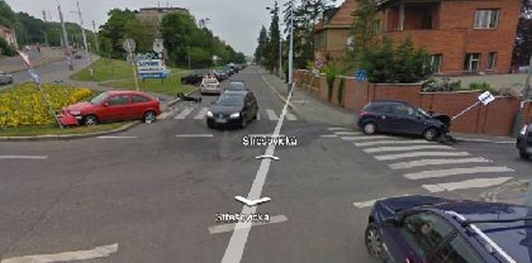 http://assets.sport.ro/assets/protv/2011/09/16/image_galleries/18795/ai-grija-ce-faci-google-maps-e-pe-urmele-tale-uite-cele-mai-penibile-imagini_24.jpg
