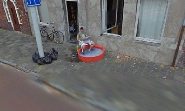 http://assets.sport.ro/assets/protv/2011/09/16/image_galleries/18795/ai-grija-ce-faci-google-maps-e-pe-urmele-tale-uite-cele-mai-penibile-imagini_34.jpg