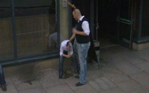 http://assets.sport.ro/assets/protv/2011/09/16/image_galleries/18795/ai-grija-ce-faci-google-maps-e-pe-urmele-tale-uite-cele-mai-penibile-imagini_8.jpg