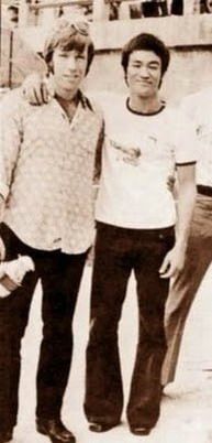 http://assets.sport.ro/assets/protv/2011/10/06/image_galleries/19511/o-poza-senzationala-chuck-norris-si-bruce-lee_1.jpg