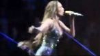 Jennifer Lopez a ramas fara par in timpul unui concert! VIDEO
