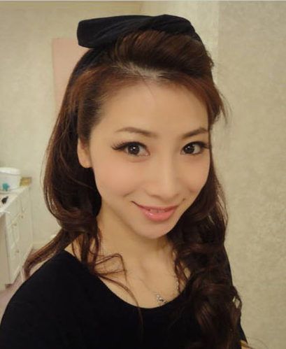 http://assets.sport.ro/assets/protv/2011/12/06/image_galleries/21543/n-o-sa-ghicesti-niciodata-cati-ani-are-aceasta-japoneza-foto_4.jpg