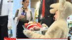 
	Niculina Stoican a fost hartuita de Mos Craciun printr-un mall din Bucuresti!

