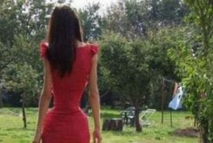 Femeia clepsidra. O romanca masoara in talie doar 50 de centimetri:  As vrea sa ma ingras, sa nu mai arat asa socant