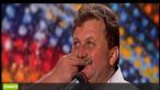 Concurentul care a deschis noul sezon  Romanii au talent : Un primar, doua talente si sute de oameni care au izbucnit in ras simultan!