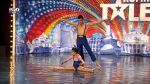 Doi frati au ridicat publicul in picioare cu acrobatiile lor