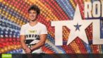 Isi plateste succesul in rate. A venit la  Romanii au talent  cu un pian pentru care bunica lui a facut credit la banca: