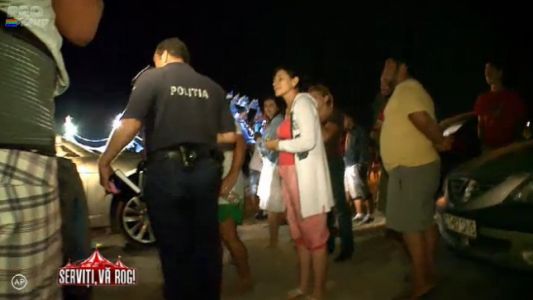 Nea Marin, saltat de jandarmi in timpul emisiunii. Asta e, probabil, cea mai NEBUNA farsa pe care-ai vazut-o pana acum | Serviti Va Rog