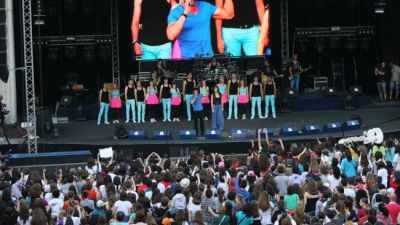 LaLa Band pregateste un nou super show la Arenele Romane, pe 1 iunie!
