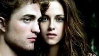 Kristen Stewart si Robert Pattinson s-au despartit. Actrita este devastata de suparare. Cum a fost surprinsa