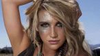 Ke$ha a atras toate privirile la Billboard Music Awards. E nevoie de tupeu sa te afisezi cu o rochie despicata pana in talie