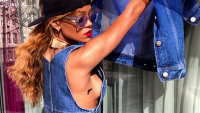 Rihanna, indecenta pe internet. Si-a etalat nurii in cei mai obraznici pantaloni scurti pe care i-ai vazut vreodata