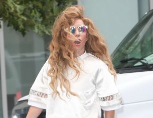 Lady Gaga, la plimbare prin New York imbracata cu pantaloni transparenti. FOTO
