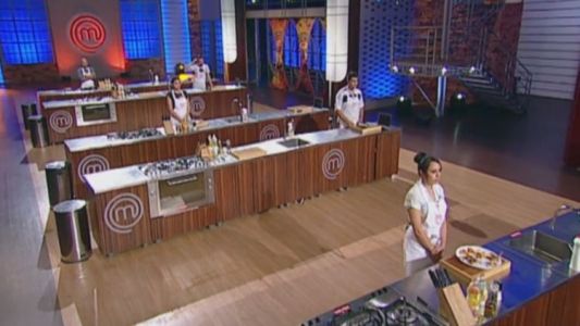Un duel culinar pe viata si pe moarte!
Chefii le-au oferit note, iar el a iesit invingator la prima proba din semifinala MasterChef | Masterchef