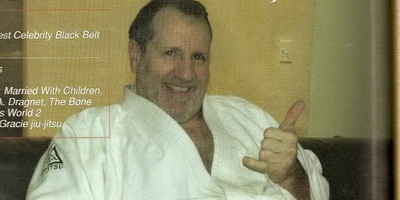 VIDEO:&nbsp;E dur pe bune - Al Bundy are centura neagra la BJJ!