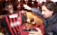 Dupa ce a pozat in tricoul lui AC Milan, Balotelli e dorit de Berlusconi: "Are fata de noi"