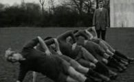 VIDEO FANTASTIC! Vezi cum jucau femeile fotbal in 1921!