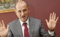 Copos:&nbsp;"Dinu,&nbsp;Badea si Becali sunt bufonii fotbalului romanesc"