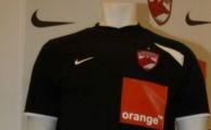 Dinamo isi ademeneste suporterii cu tricouri originale cadou!