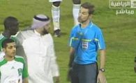 VIDEO / Arabii au luat cu asalt arbitrii romani! Tudor si Onita, atacati cu telefoane
