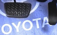 Vezi pedala buclucasa care a adus pierderi de 2 miliarde de dolari companiei Toyota!