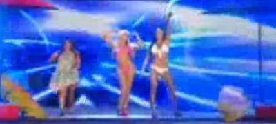Wrestling de vara: Divele au stat 3 pe 3 ... in bikini