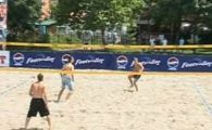 Daminuta a facut senzatie cu Figo din Berceni la footvolley!