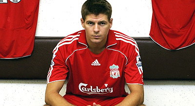 Gerrard si-a prelungit pana in 2013 contractul cu Liverpool!