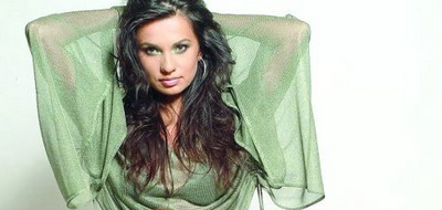 Stelea s-a razgandit: se intoarce in bratele designerului Mirela Popa! 