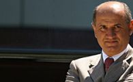 Copos stie cum sa iasa din criza - merge pe mana fostului sef de la UniCredit Tiriac Bank!