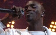 Akon s-a "batut" cu starurile din RAW... in rime!