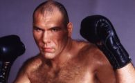 Valuev s-a saturat sa fie numit "Bestia" - vrea sa fie un "mielusel" de 150 kg :)