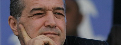 Becali: "Cernat este un dobitoc!"