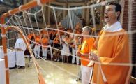 
	TARE! Fotbalul bate religia! Un preot olandez a atacat caracatita Paul intr-o slujba pentru finala!
