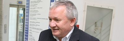 
	Porumboiu: "Caro ramane 3 ani la Vaslui! M-ar arde la buzunar sa-l dau afara"
