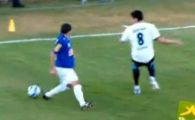 
	VIDEO! Cel mai penibil dribling! S-a ametit singur si a cazut in cap :))

